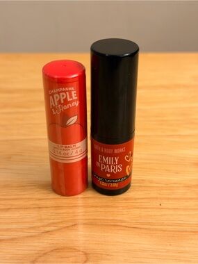 Bath & Body Works Red Lip Balm Duo - Champagne Apple & Honey & Emily In Paris